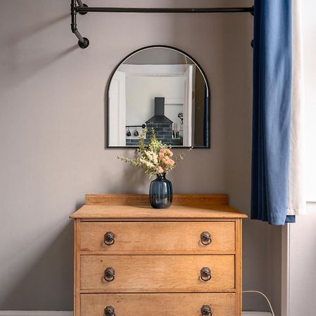 Vibrant Leith Flat Apartment เอดินบะระ ภายนอก รูปภาพ